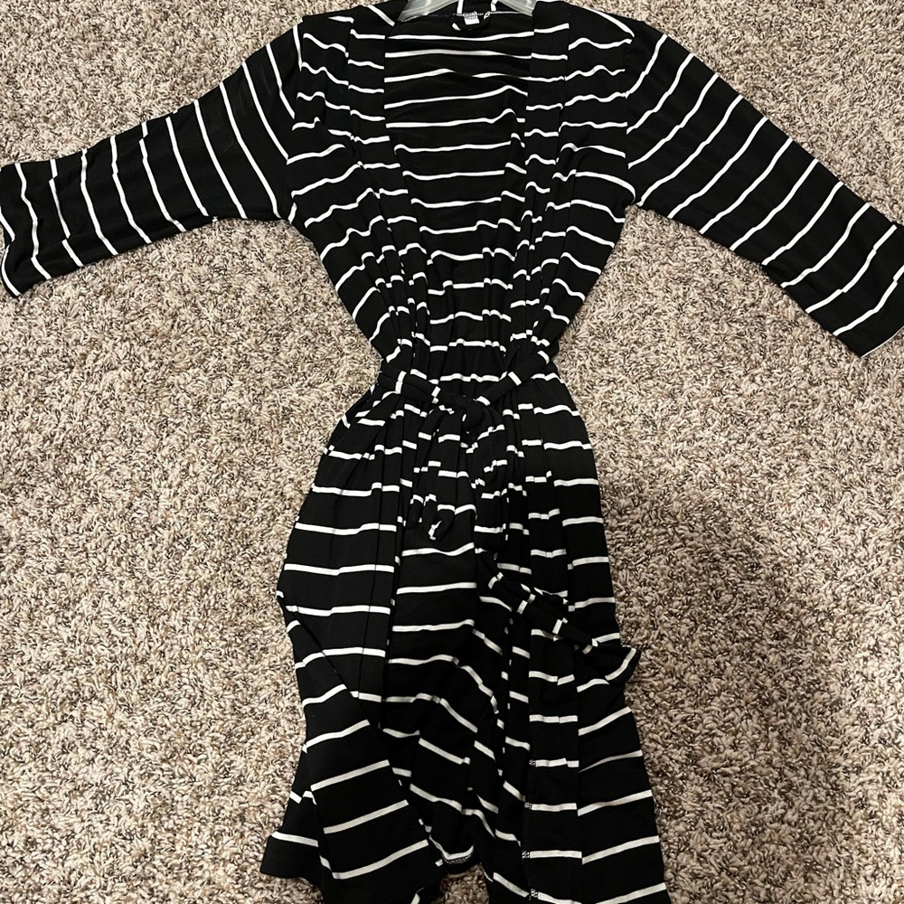 Size medium, butter soft robe. Worn once as a maternity robe.